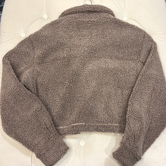 NWOT Abercrombie Cropped Sherpa Jacket - Picture 3 of 3